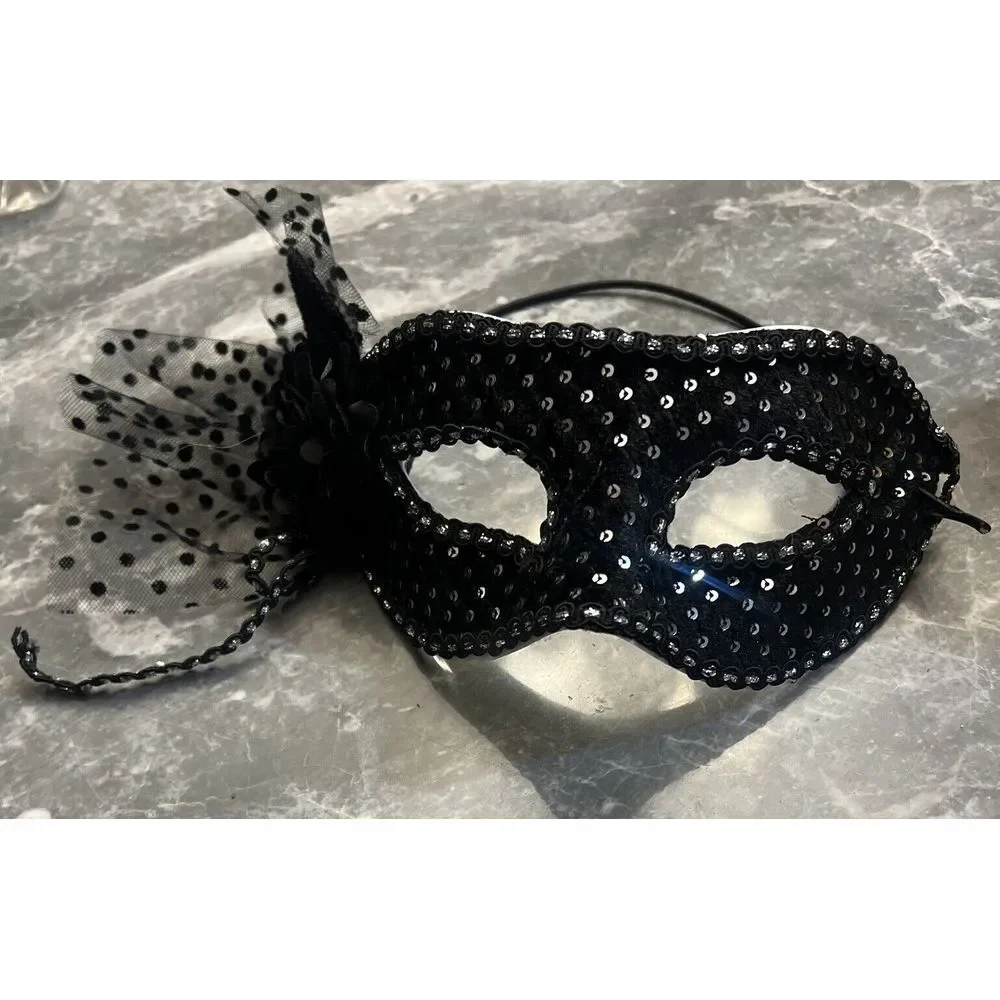 Black Noir Masquerade Costume Mask, One Size, New‎